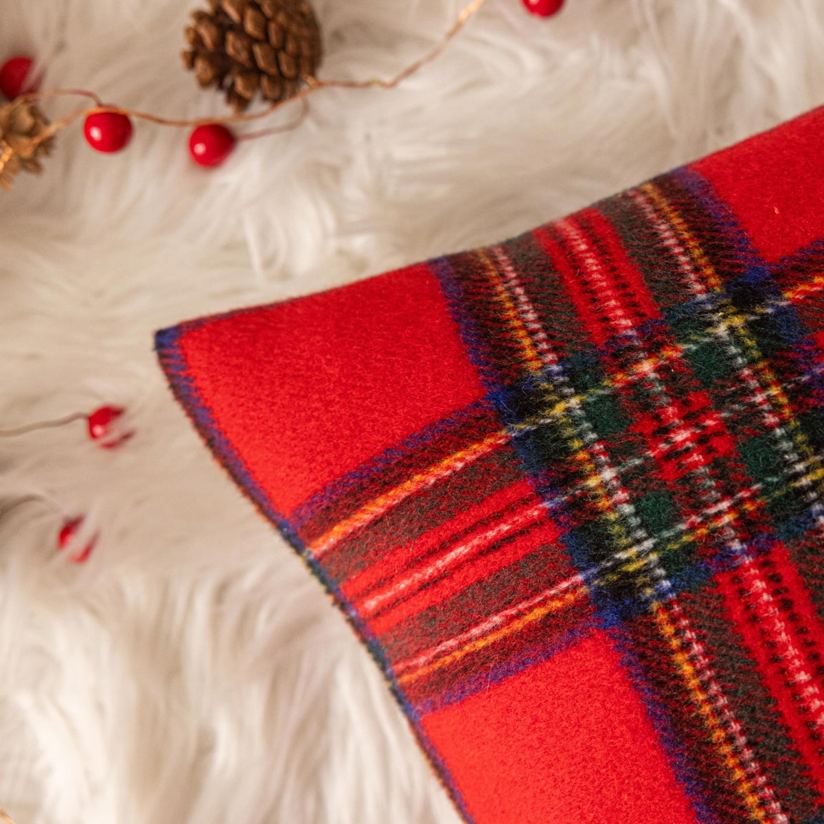 AQOTHES Christmas Plaid Throw Pillow Covers Set of 2 Scottish Tartan Winter Farmhouse Cushion Cover for Couch Sofa Bed Porch Home Holiday Decor Red 24 x 24 Inch