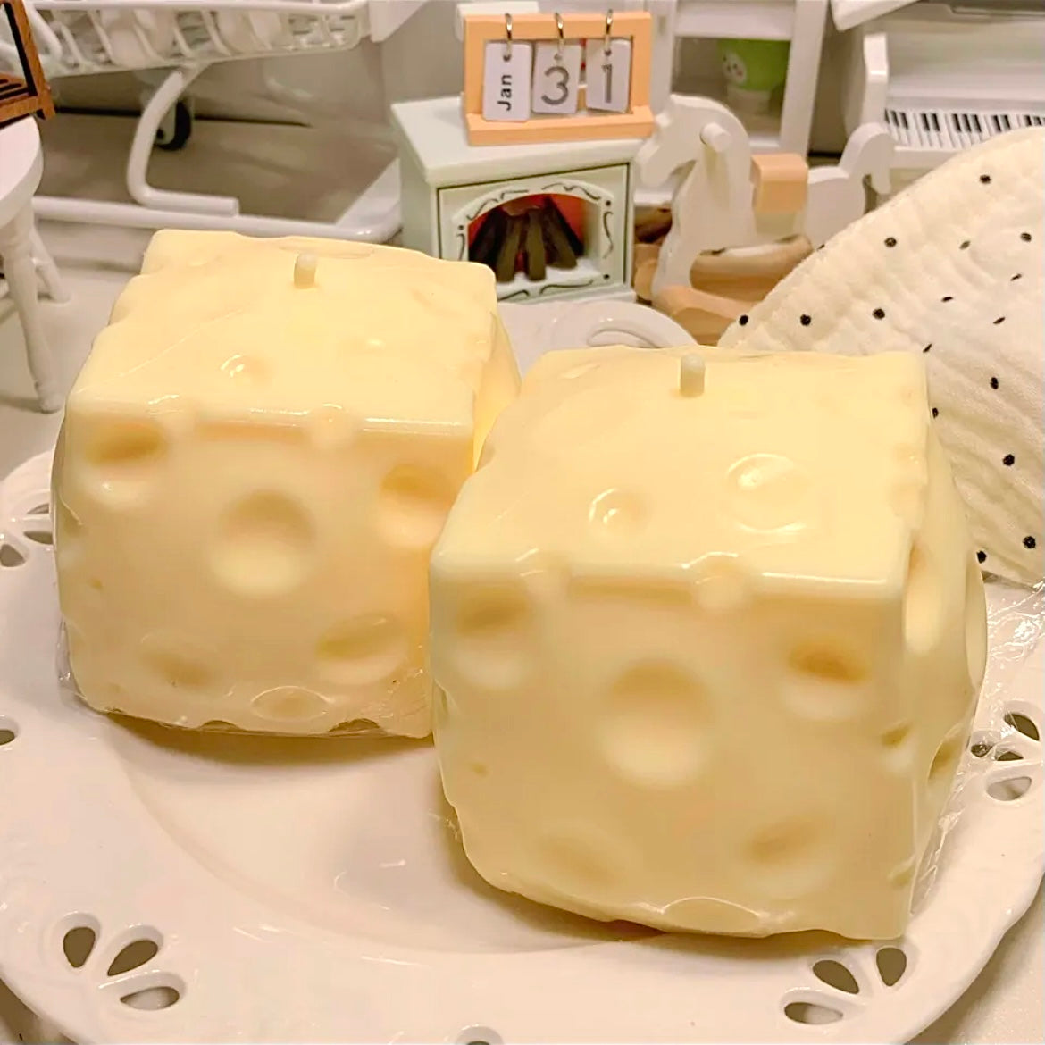Jumbo Cheese (2 Sizes/2 Colors)